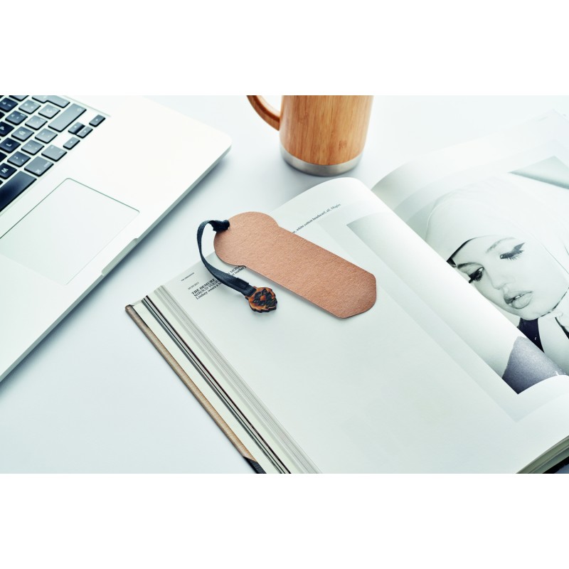 Marcapáginas con semillas de pino Growbookmark