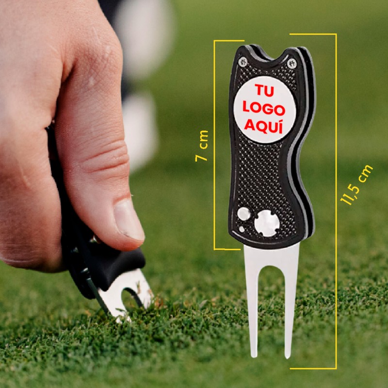 Arreglapiques de Golf premium, metálico, resistente y con diseño ergonómico. Personalizable con gota de resina a todo color
